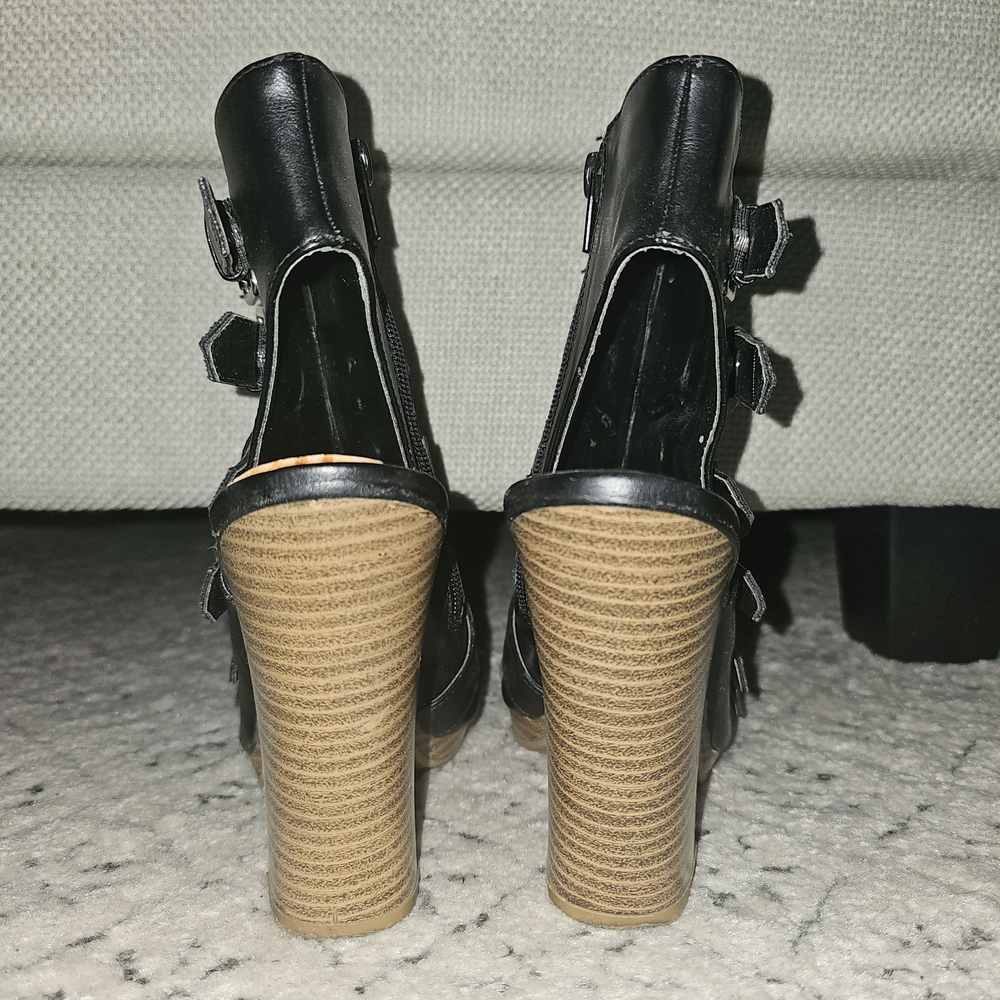 Wild Diva Black Buckle Booties - Picture 3 of 4